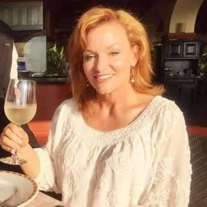 Meet your Posher, Roxanne